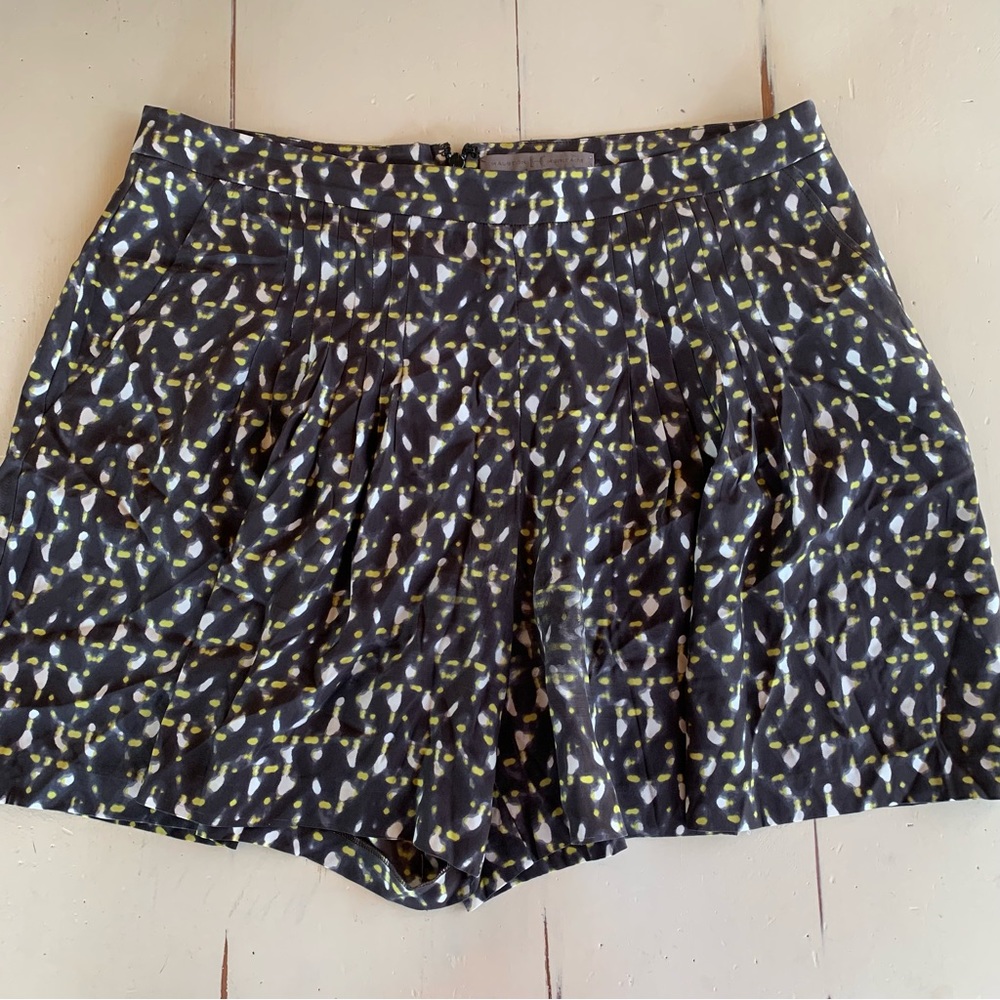 Halston Silk Shorts Brown, White Multicolor Printed Petals Dressy Shorts Size 8 - Picture 5 of 11